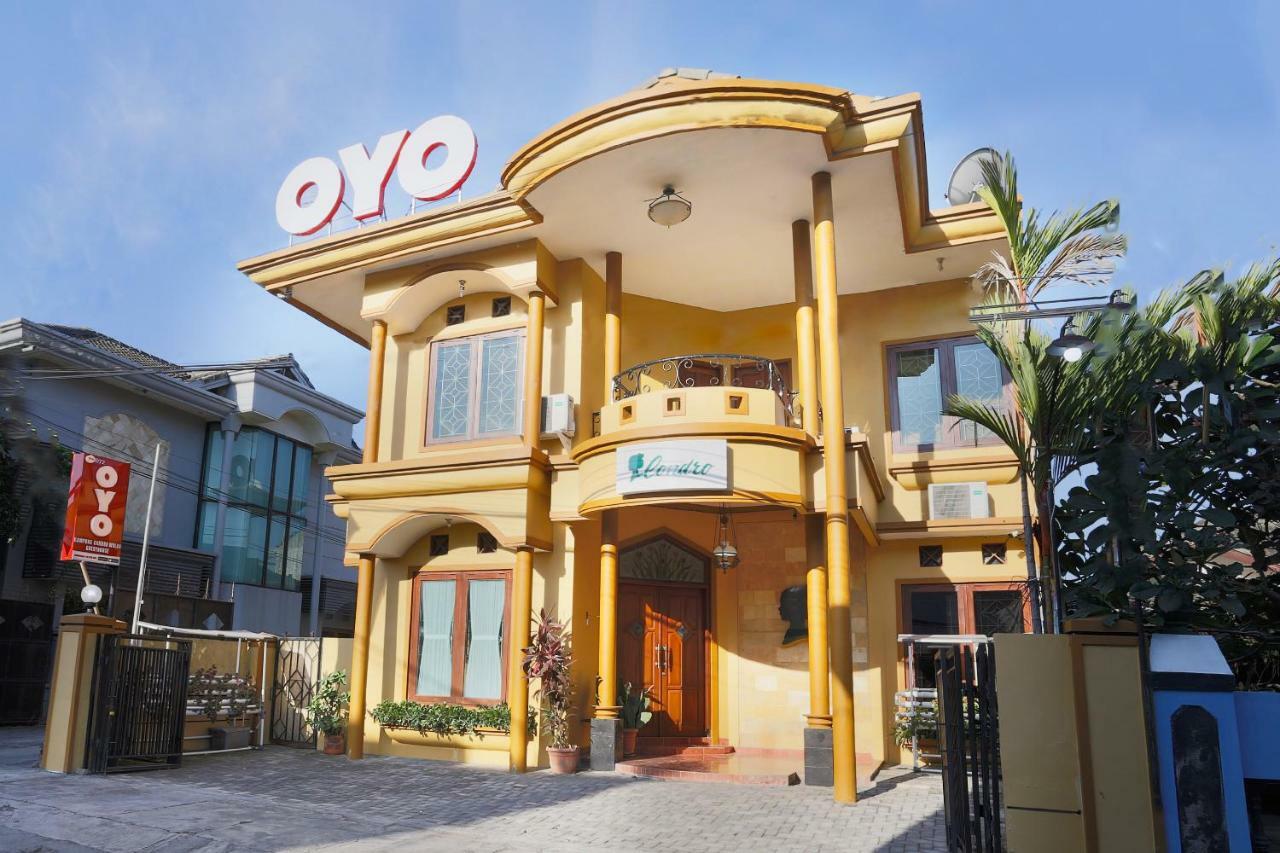 Oyo 1072 Kampung Condro Wulan Guesthouse Maguwo Exterior foto