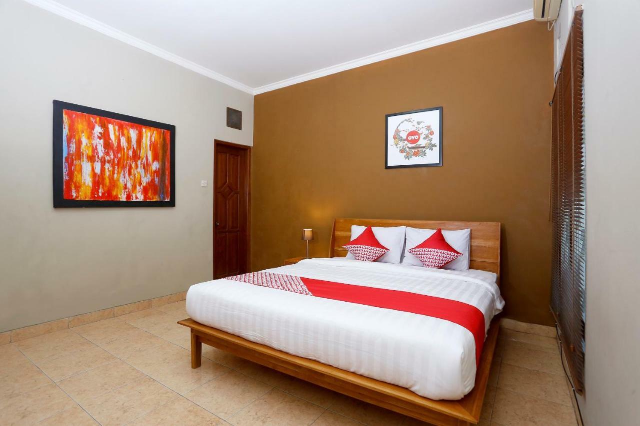 Oyo 1072 Kampung Condro Wulan Guesthouse Maguwo Exterior foto